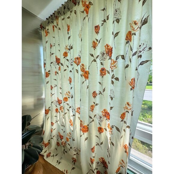 Vintage 1970s cream curtain, large orange roses, long stems, pleated, per panel - Picture 2 of 10